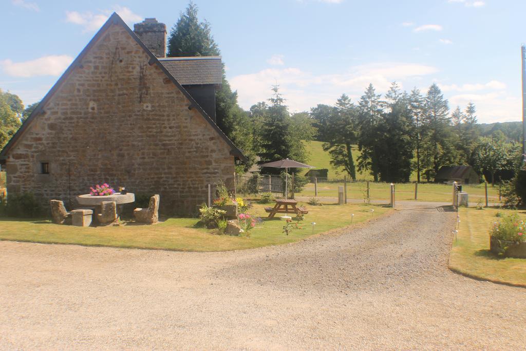 Romantic Cottage Vire  Exterior photo